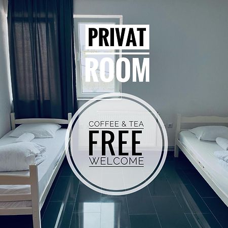 Hostel Heimli Пристина Екстериор снимка